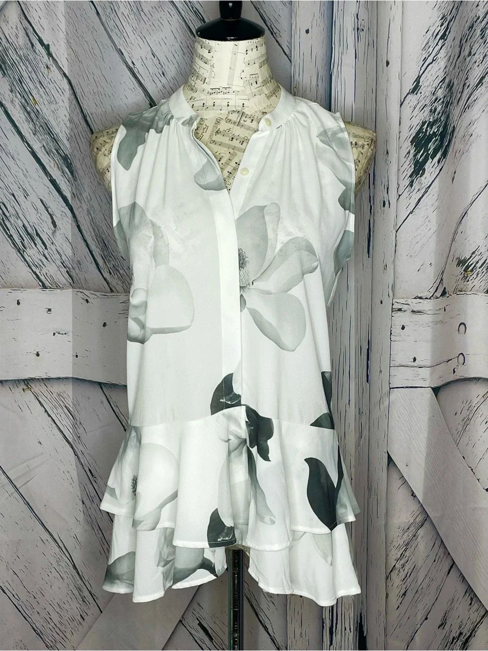 Highline Collective Sleeveless White Floral Ruffle Hem Peplum Top S